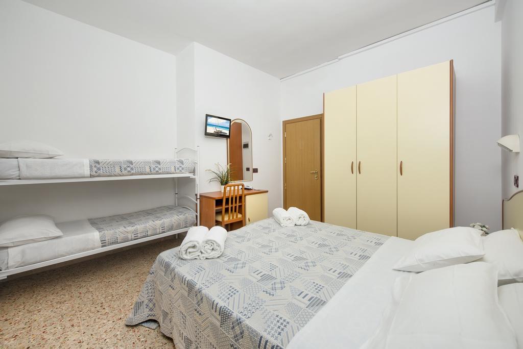 Hotel Mario Cesenatico Kültér fotó
