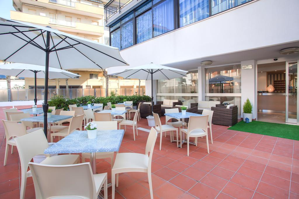 Hotel Mario Cesenatico Kültér fotó