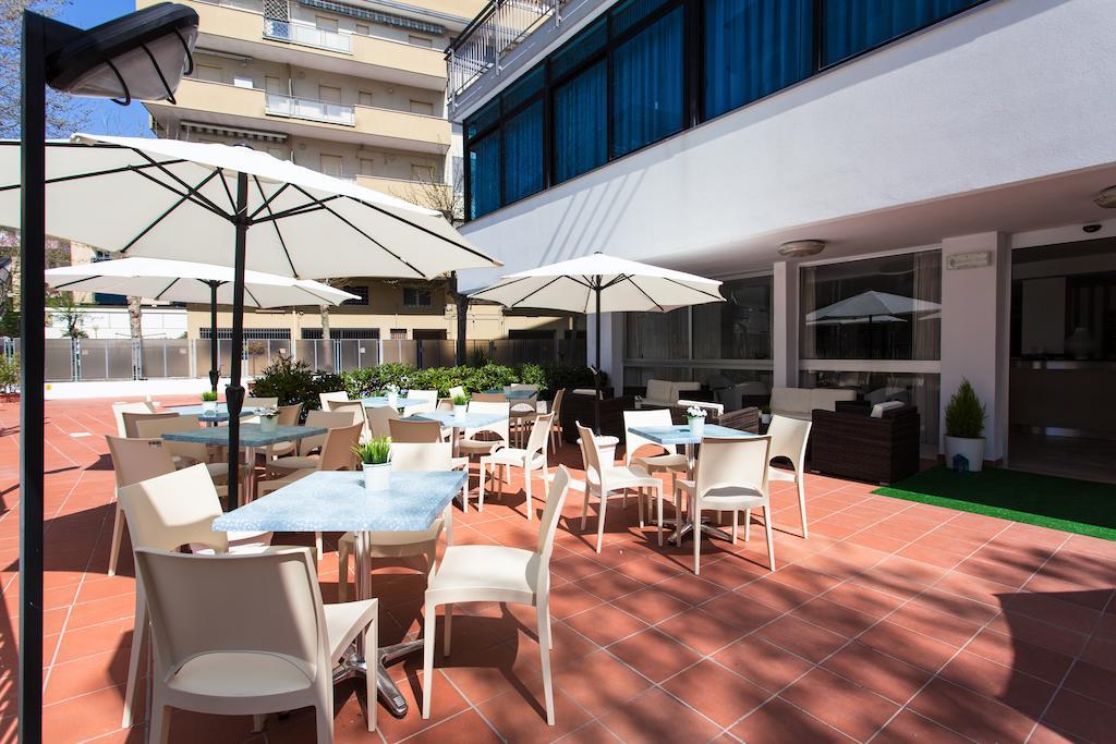 Hotel Mario Cesenatico Kültér fotó